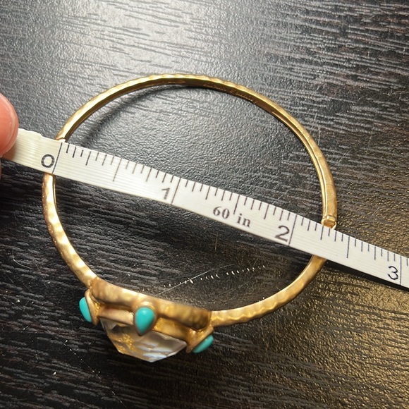 Kiam Family hammered gold tone faux turquoise MOP flash hinged bracelet - Picture 9 of 9